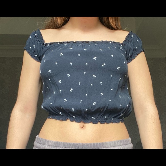 Brandy melville off the shoulder top with flowers - Picture 1 of 2